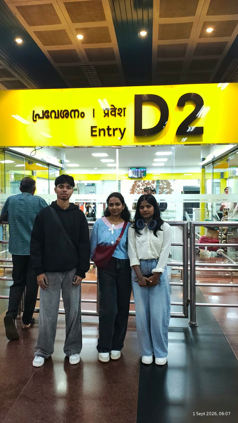 AIRPORT MOMENTS 2