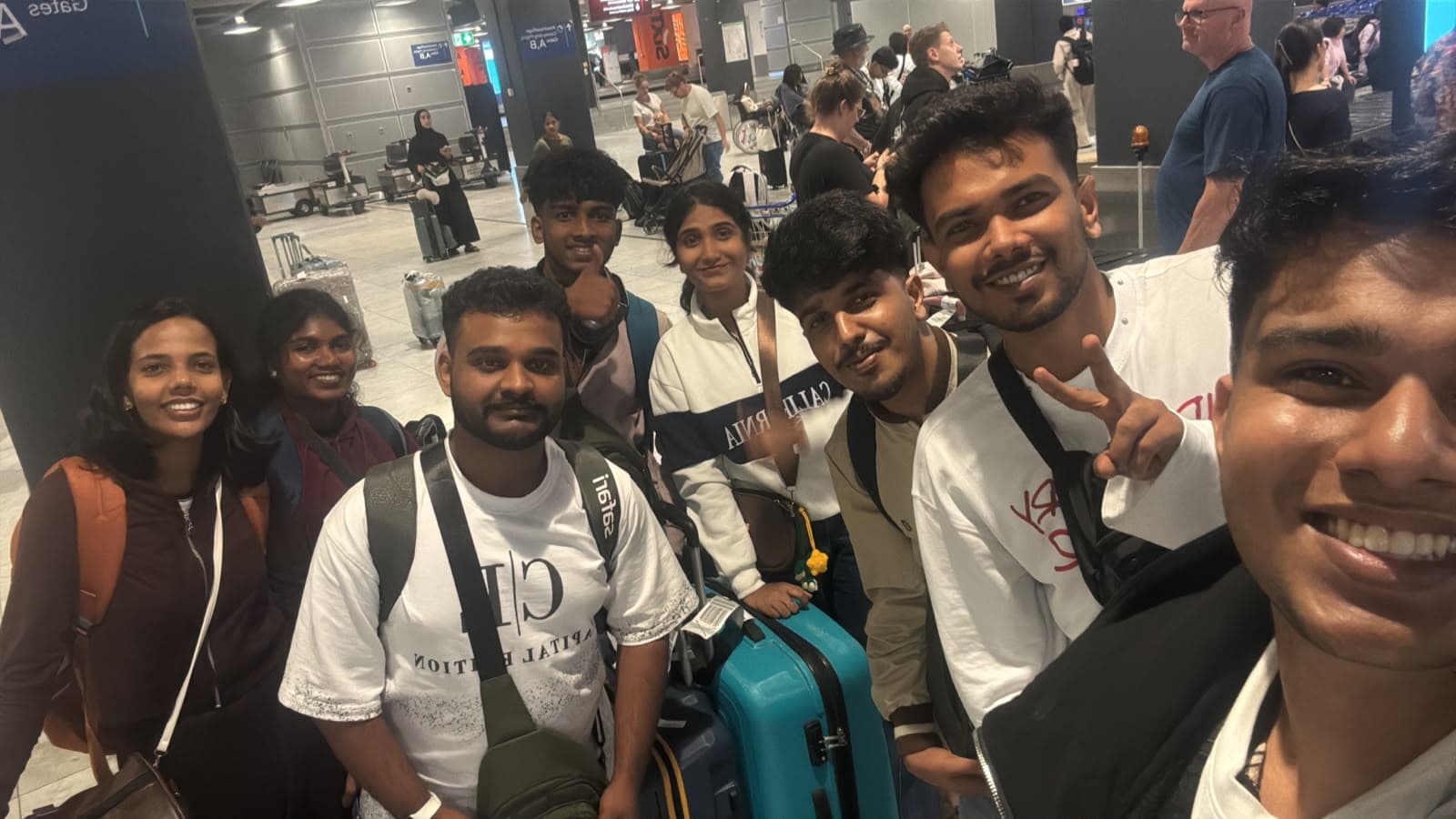AIRPORT MOMENTS